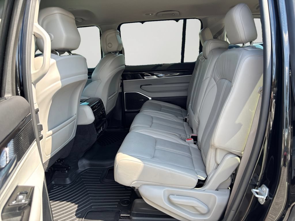 Used 2022 Jeep Wagoneer Series I w/ Convenience Group I AWD/4WD image 15