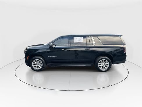 Used 2025 Chevrolet Suburban Premier RWD image 5