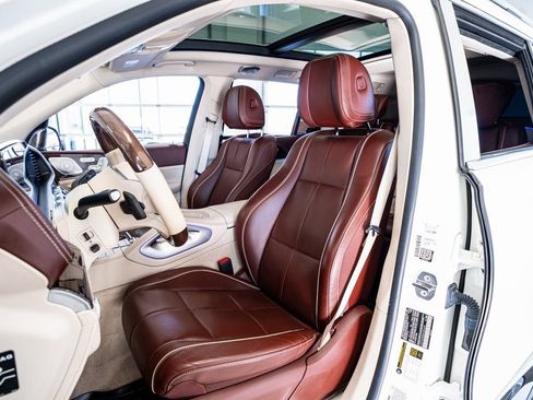 Used 2021 Mercedes-Benz Maybach GLS 600 Maybach GLS 600 image 40