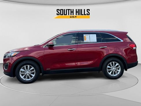 Used 2016 Kia Sorento AWD w/ LX Convenience Package image 2