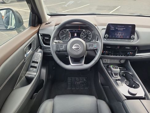 Used 2023 Nissan Rogue SL image 13