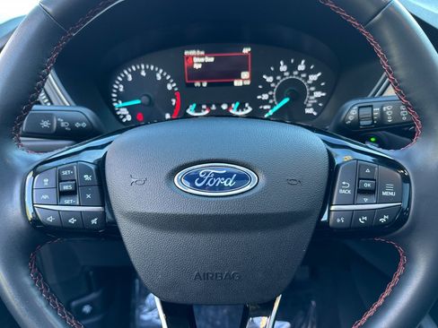 Certified 2022 Ford Escape SEL w/ SEL Stealth AWD Package image 24