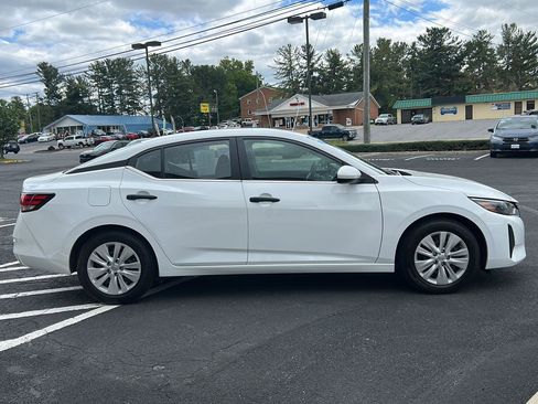 Used 2025 Nissan Sentra S FWD image 9