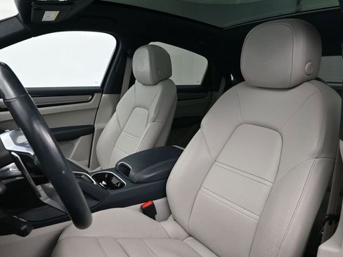 Certified 2023 Porsche Cayenne Platinum Edition AWD/4WD image 5
