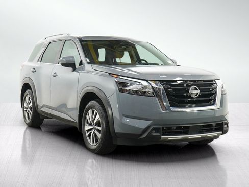 Used 2023 Nissan Pathfinder SL AWD/4WD image 7