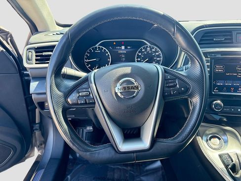 Used 2022 Nissan Maxima Platinum w/ Sport Mat Group FWD image 11