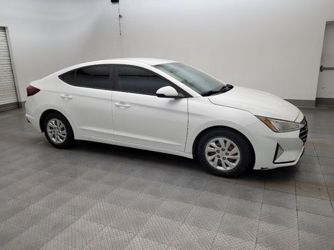 Used 2019 Hyundai Elantra SE w/ Cargo Package FWD image 11