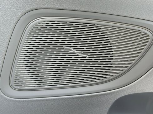 Certified 2025 Mercedes-Benz C 300 Sedan image 20