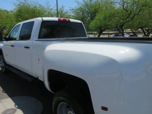 Used 2017 GMC Sierra 3500 2WD Crew Cab w/ Sierra Convenience Package image 7