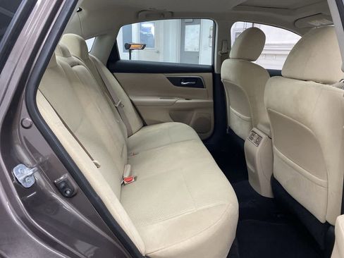 Used 2015 Nissan Altima 2.5 SV w/ Convenience Package image 19
