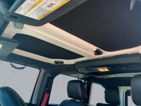 Used 2018 Jeep Wrangler Unlimited Rubicon image 24