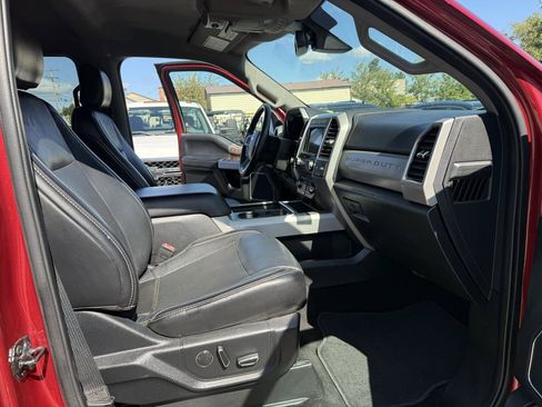 Used 2019 Ford F250 Lariat w/ Lariat Ultimate Package AWD/4WD image 18