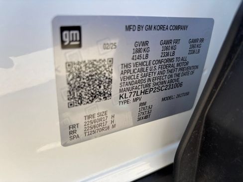 Used 2025 Chevrolet Trax LT w/ LT Convenience Package FWD image 28