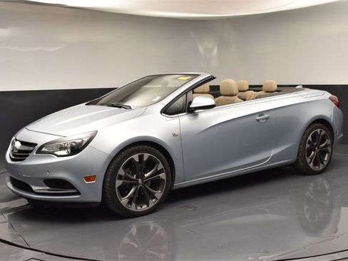 Used 2018 Buick Cascada Premium image 4