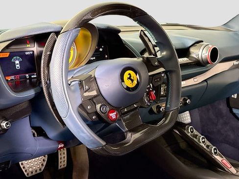 Used 2019 Ferrari 812 Superfast RWD image 13