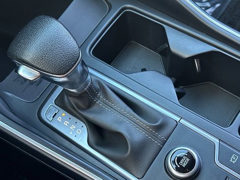 Used 2023 Kia Sorento LX image 25