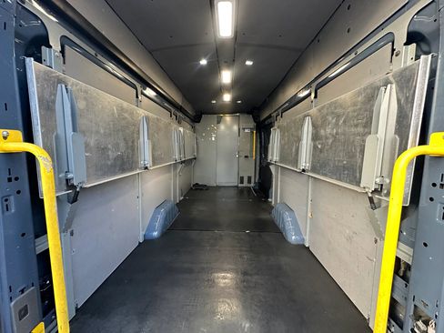 Used 2020 Ford Transit 250 148 High Roof Extended image 7