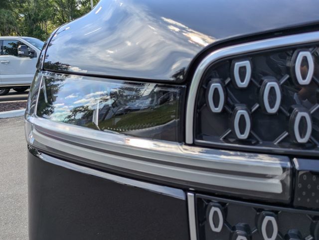 New 2027 Lincoln Navigator Premiere RWD image 10
