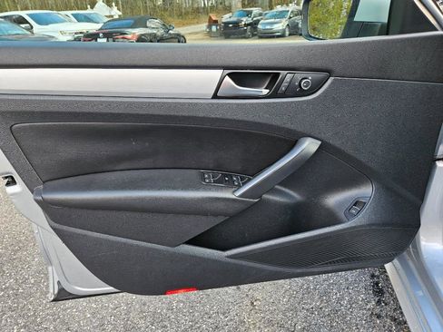 Used 2013 Volkswagen Passat 2.5 SE image 16