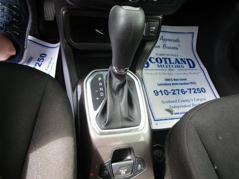 Used 2022 Jeep Renegade Sport w/ Sport Appearance Group FWD image 14