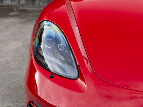 Certified 2025 Porsche 718 Cayman GT4 image 14