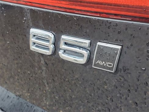 Used 2025 Volvo XC60 B5 Plus image 8