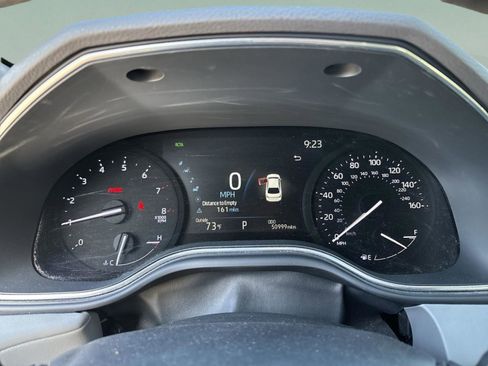 Used 2020 Toyota Avalon XLE w/ Moonroof Package image 13