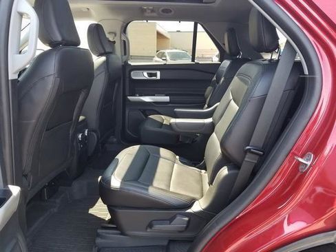 Used 2021 Ford Explorer Limited w/ Equipment Group 301A AWD/4WD image 16