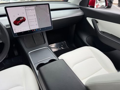 Used 2021 Tesla Model Y Long Range image 41