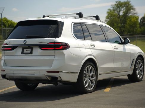 Used 2023 BMW X7 xDrive40i w/ Premium Package AWD/4WD image 5