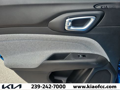 Used 2025 Jeep Compass Latitude AWD/4WD image 14