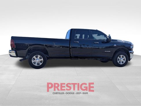 New 2025 RAM 3500 Big Horn AWD/4WD image 4