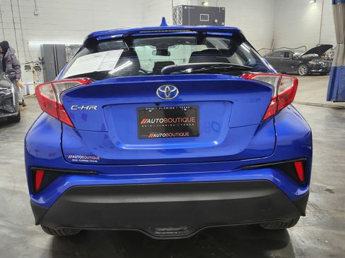 Used 2022 Toyota C-HR XLE image 13