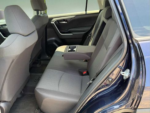 Used 2023 Toyota RAV4 XLE AWD/4WD image 53