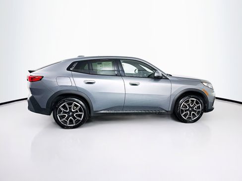 Used 2025 BMW X2 xDrive28i image 10