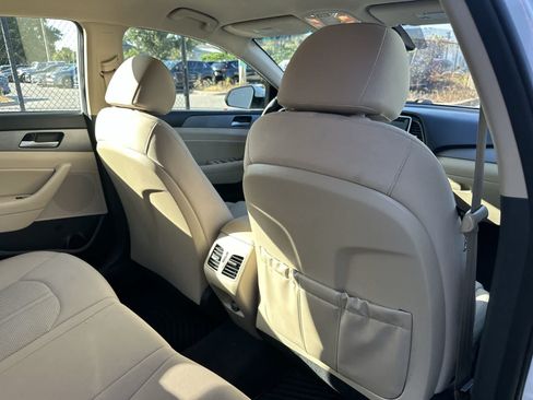 Used 2019 Hyundai Sonata SEL w/ Tech Package 02 FWD image 18