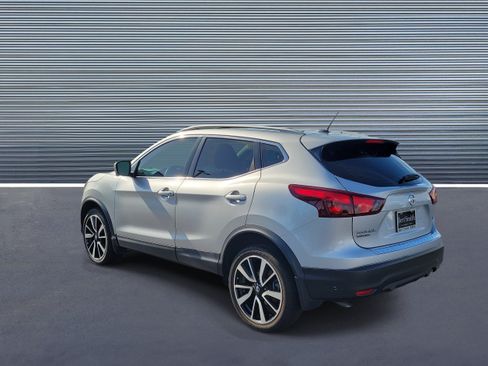 Used 2017 Nissan Rogue Sport SL FWD image 4