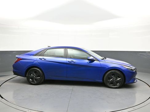 Certified 2023 Hyundai Elantra SEL w/ Cargo Package image 5