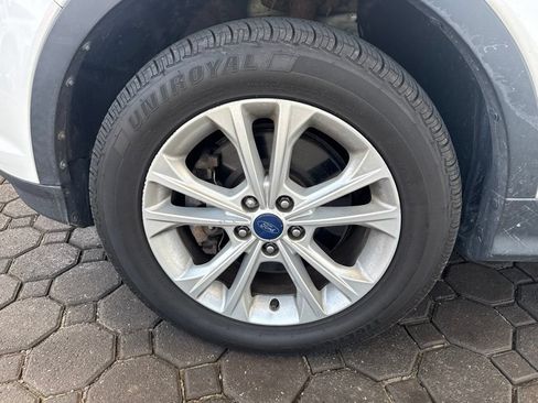 Used 2018 Ford Escape SE AWD/4WD image 12