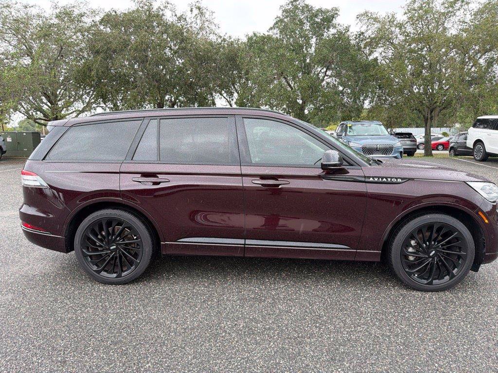 Used 2023 Lincoln Aviator Reserve w/ Equipment Group 201A RWD image 2