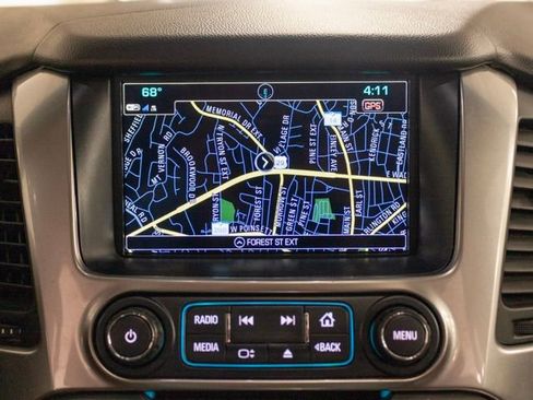 Used 2019 Chevrolet Suburban Premier w/ Premier Plus Edition image 18