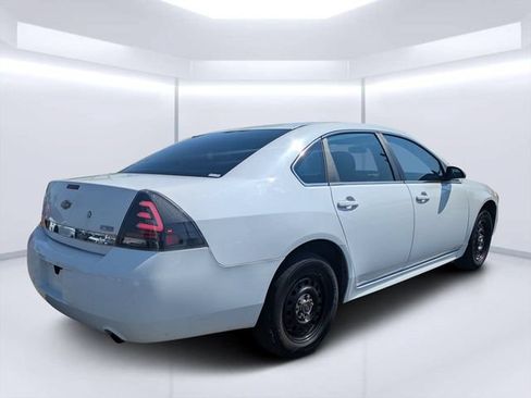 Used 2010 Chevrolet Impala Police FWD image 3
