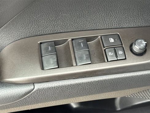 Used 2023 Toyota Camry SE image 15