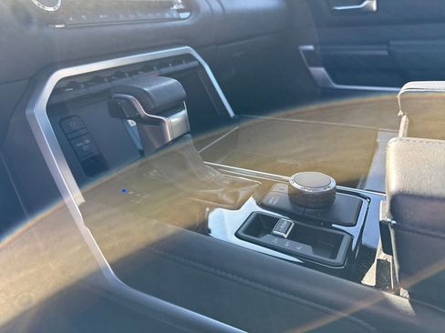 Used 2022 Toyota Tundra Platinum image 28