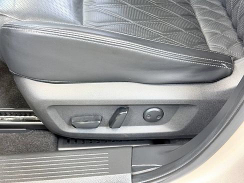 Used 2023 Nissan Rogue Platinum w/ Platinum Premium Package FWD image 12