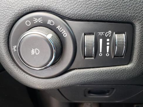 Used 2016 Jeep Cherokee Latitude image 25