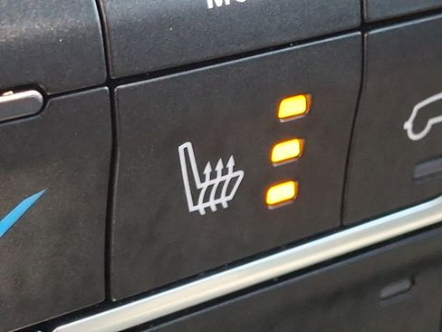 Used 2025 Jeep Wrangler Unlimited Sahara AWD/4WD image 25