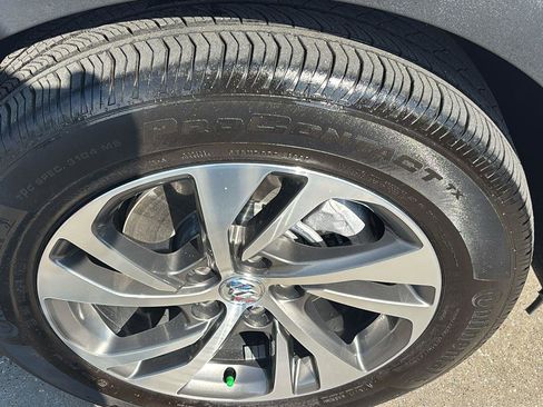 Used 2023 Buick Envision Essence image 9