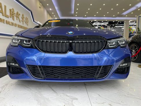 Used 2022 BMW 330i xDrive Sedan w/ M Sport Package AWD/4WD image 3