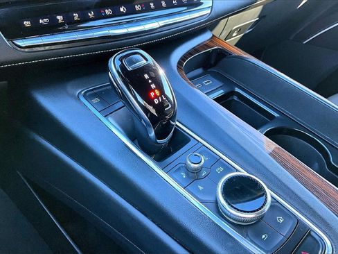 Used 2022 Cadillac Escalade Luxury image 31